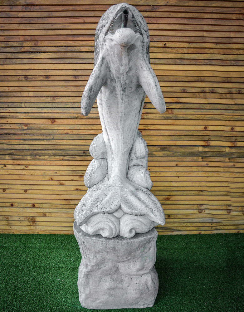 Delfino in Cemento
