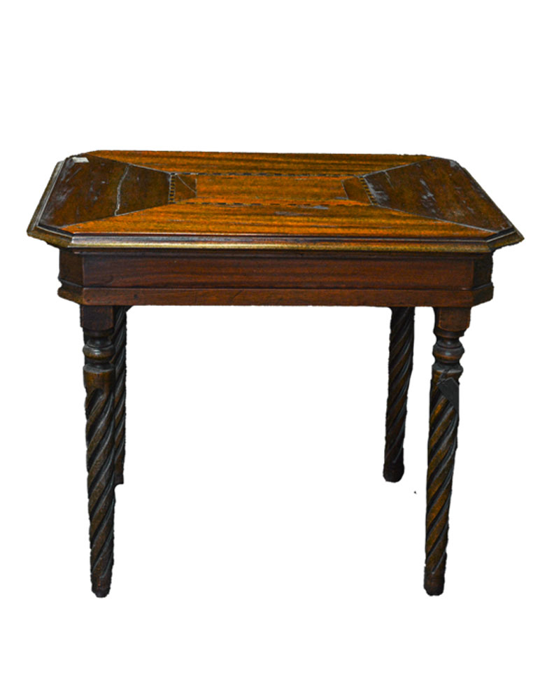 Tavolo in legno sfumato