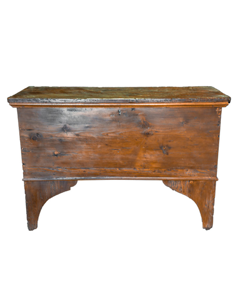 Cassapanca con gambe 