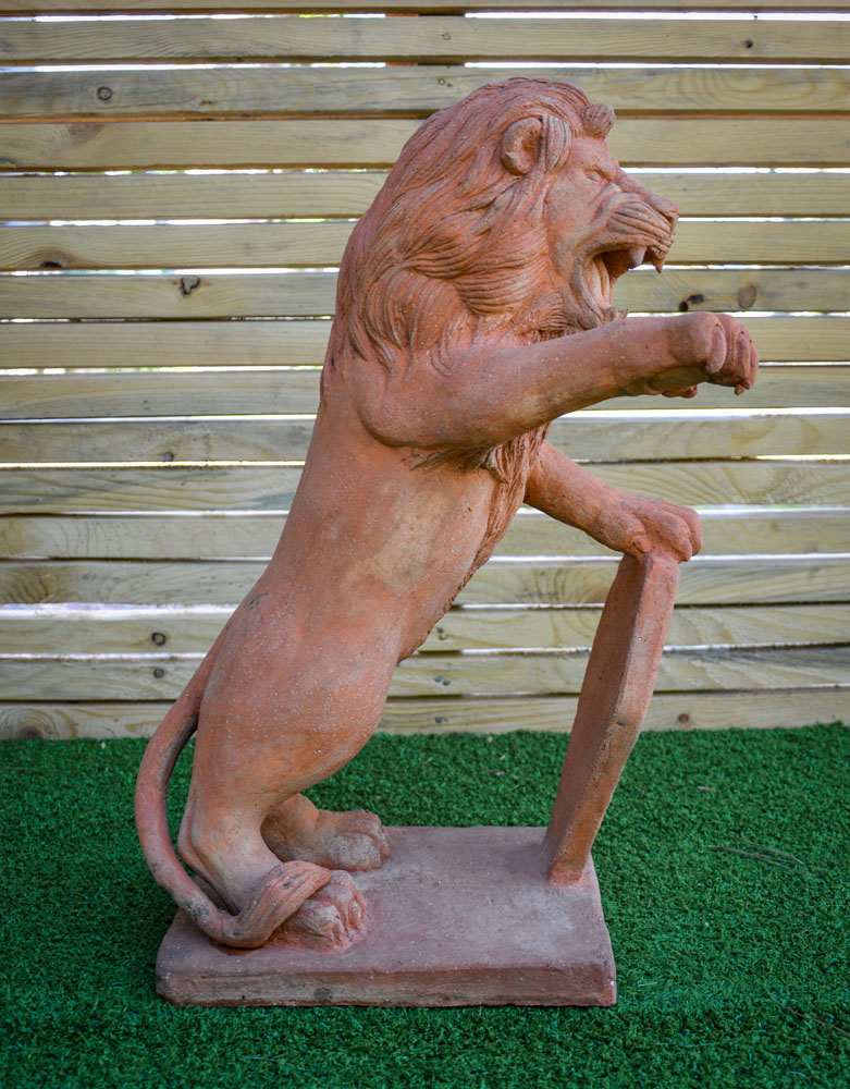 Leone Stemma in Cotto