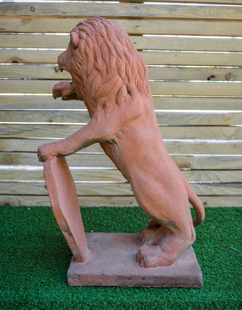 Leone Stemma in Cotto