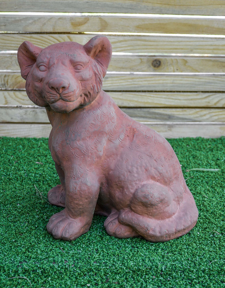 Leone cucciolo in cotto  