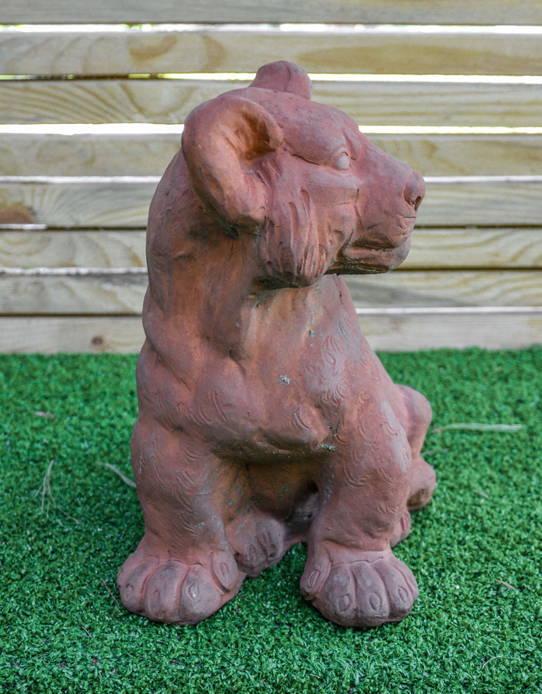 Leone cucciolo in cotto  