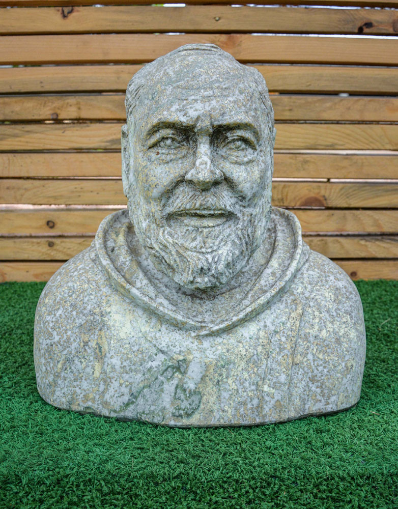 Busto San Pio da Pietralcina   