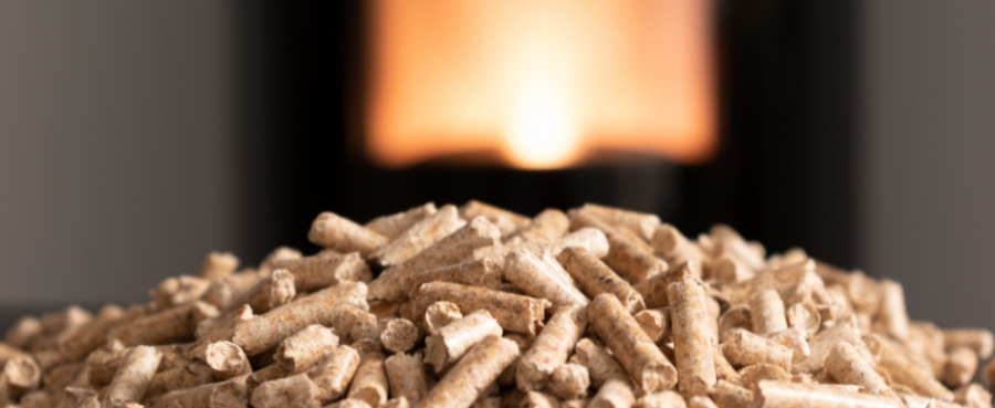 Stufa a pellet: accorgimenti per la riaccensione autunnale e manutenzione preventiva