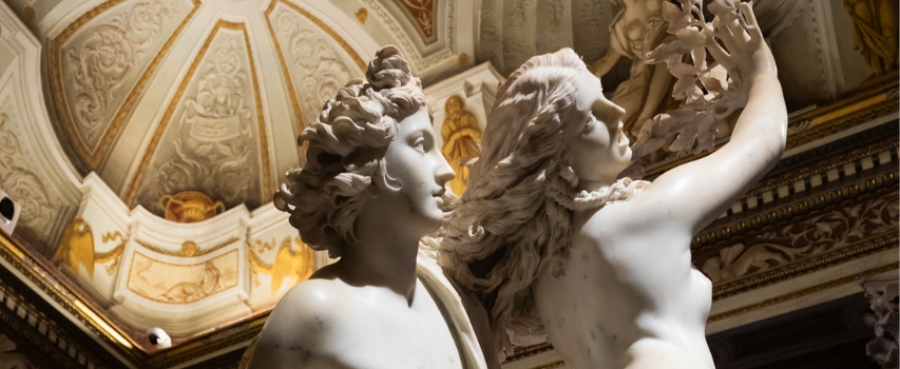 Febo Apollo: il dio della luce, dell&rsquo;arte e dell&rsquo;armonia nel tuo giardino