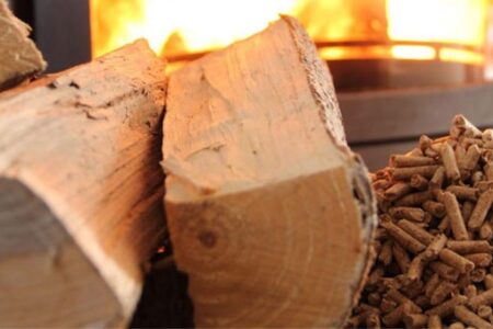 Stufa a legna o pellet? Consigli per l’acquisto
