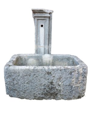 Fontana vecchio casale