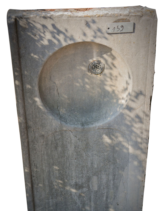 159 Vasca in Sasso