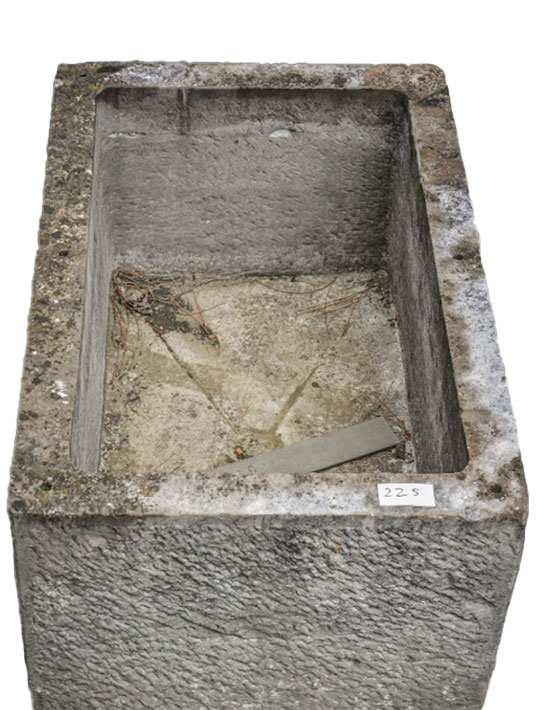 225 Vasca in Sasso