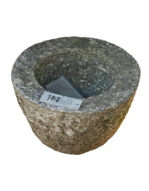 187 Vaso in serizzo