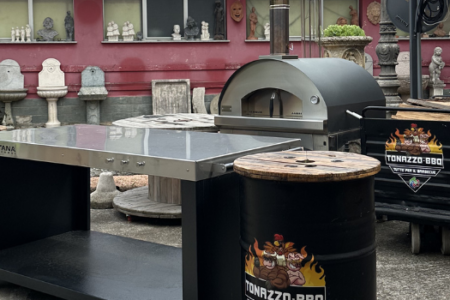 Forno a legna da giardino: il protagonista delle cene estive all’aperto