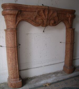 Cornice camino in marmo rosso Verona