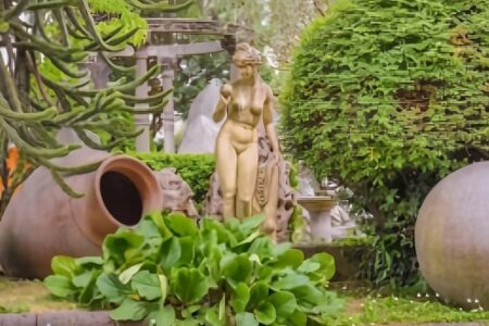 Giardini piccoli: trucchi per farli sembrare più grandi usando vasi e pietra