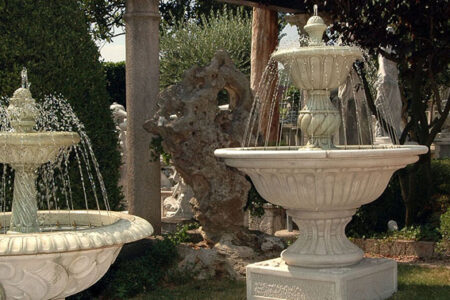 Fontane a muro da giardino: soluzioni eleganti per spazi contenuti
