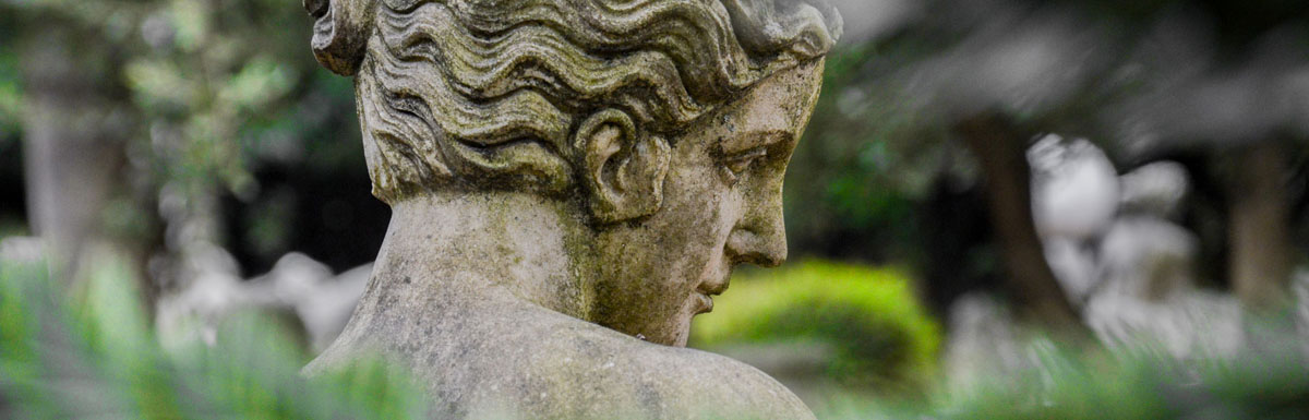 Come illuminare statue, fontane e angoli del giardino per le serate estive